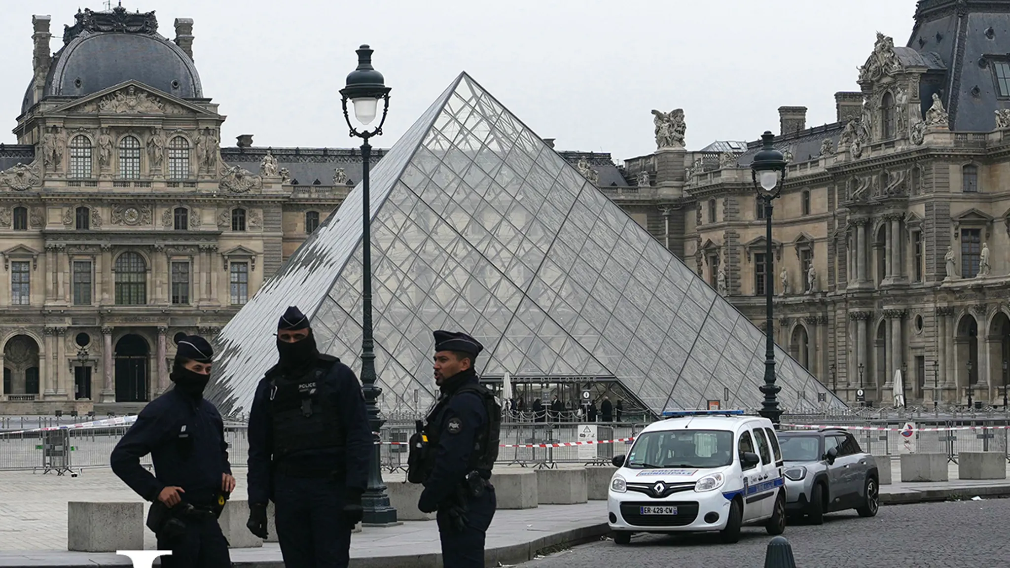Police Arrest Two Suspects in Louvre Museum Crown Jewel Robbery